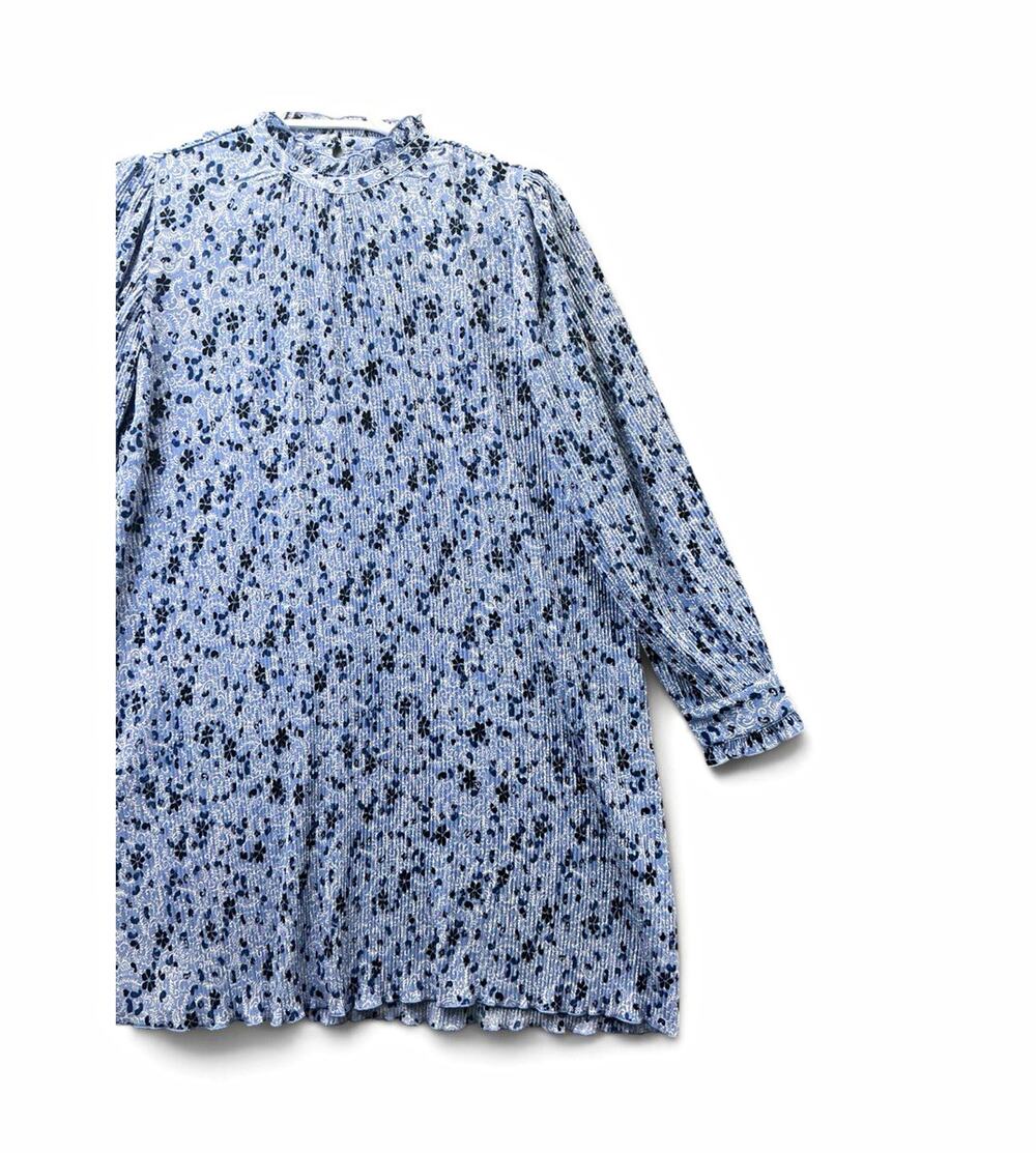 Ann Taylor Women’s Petite M Blue Floral Collared Pleated Long Sleeve Blouse